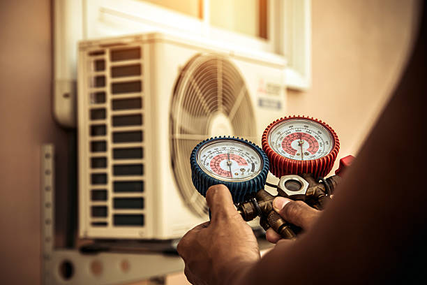 Professional Hvac Maintenance technician working in Rainbow, TX